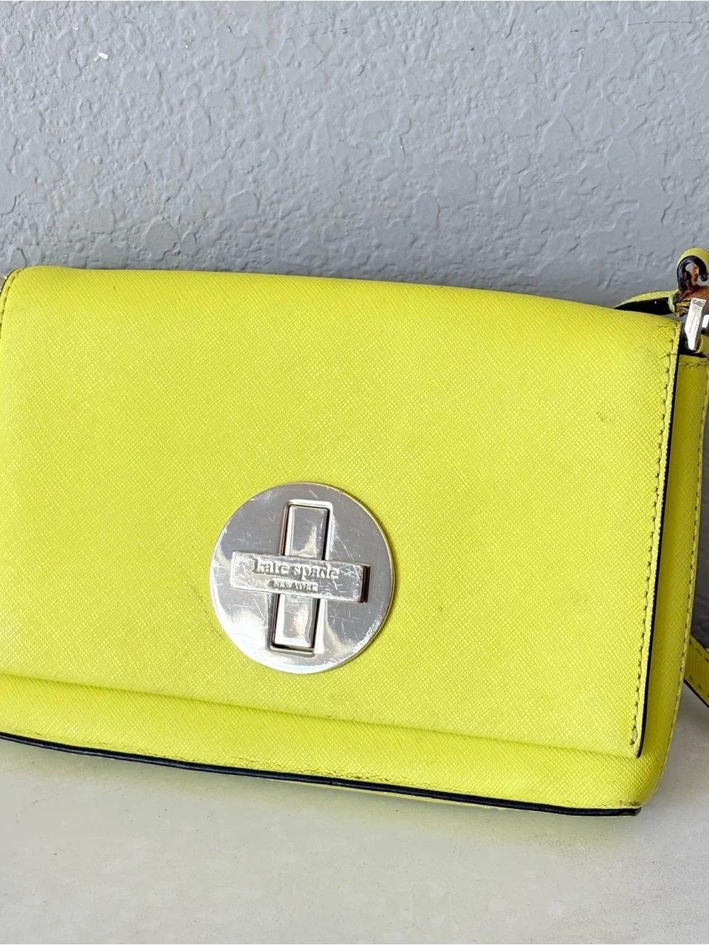 Kate Spade Sally Yellow Cow Leather Turnlock Cossbody Bag Purse 7.5”x5”